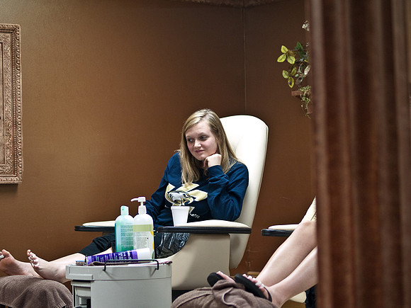 Salon-8